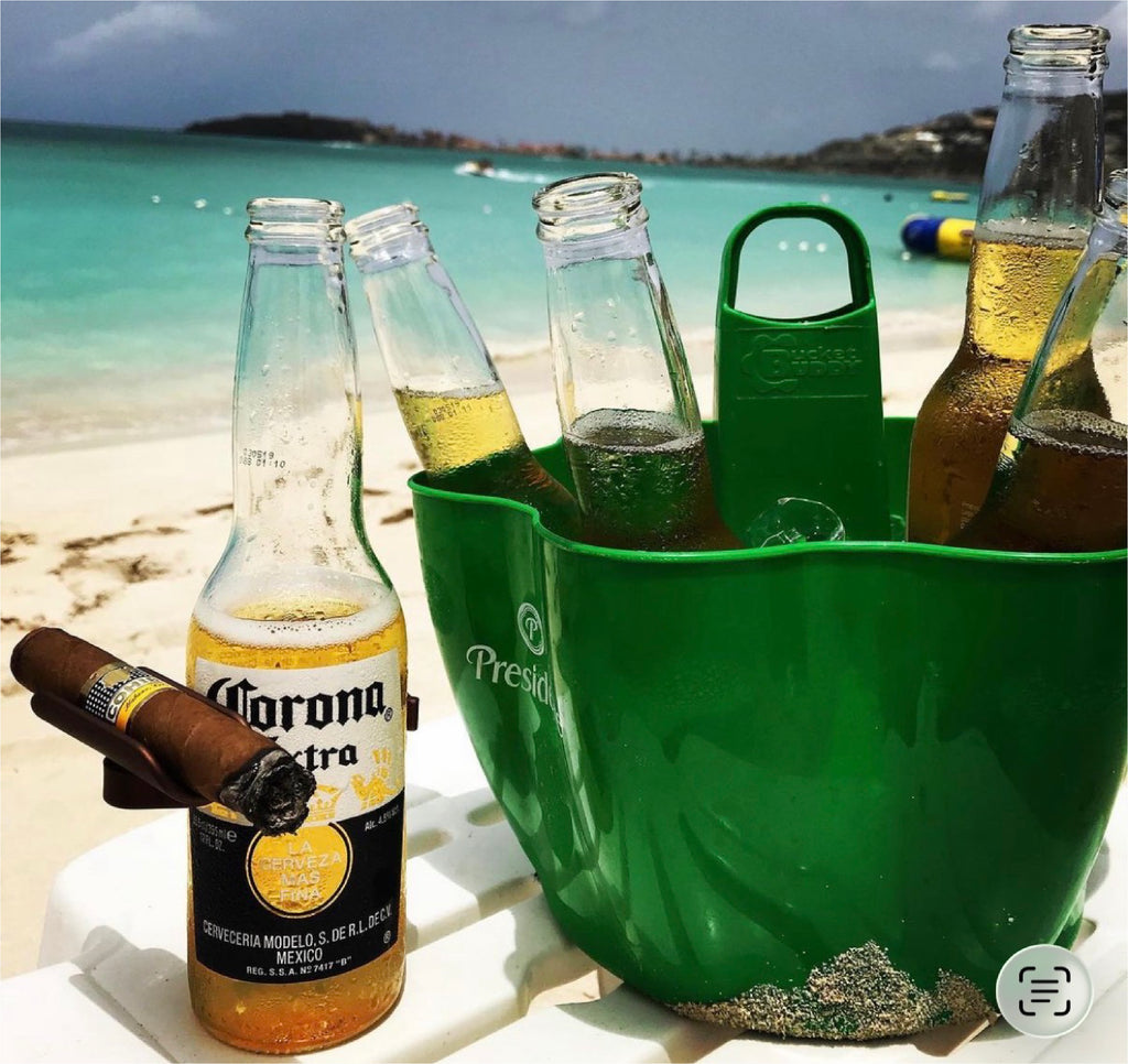 Cigar rest for bottles CigarzUp