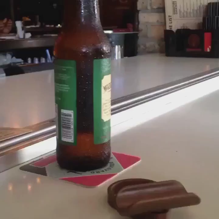 Cigar rest for bottles CigarzUp
